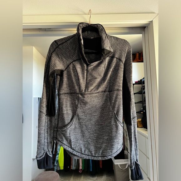 Lululemon Base Runner 1/2 Zip - Heathered Gray, Size 6 - Picture 3 of 7